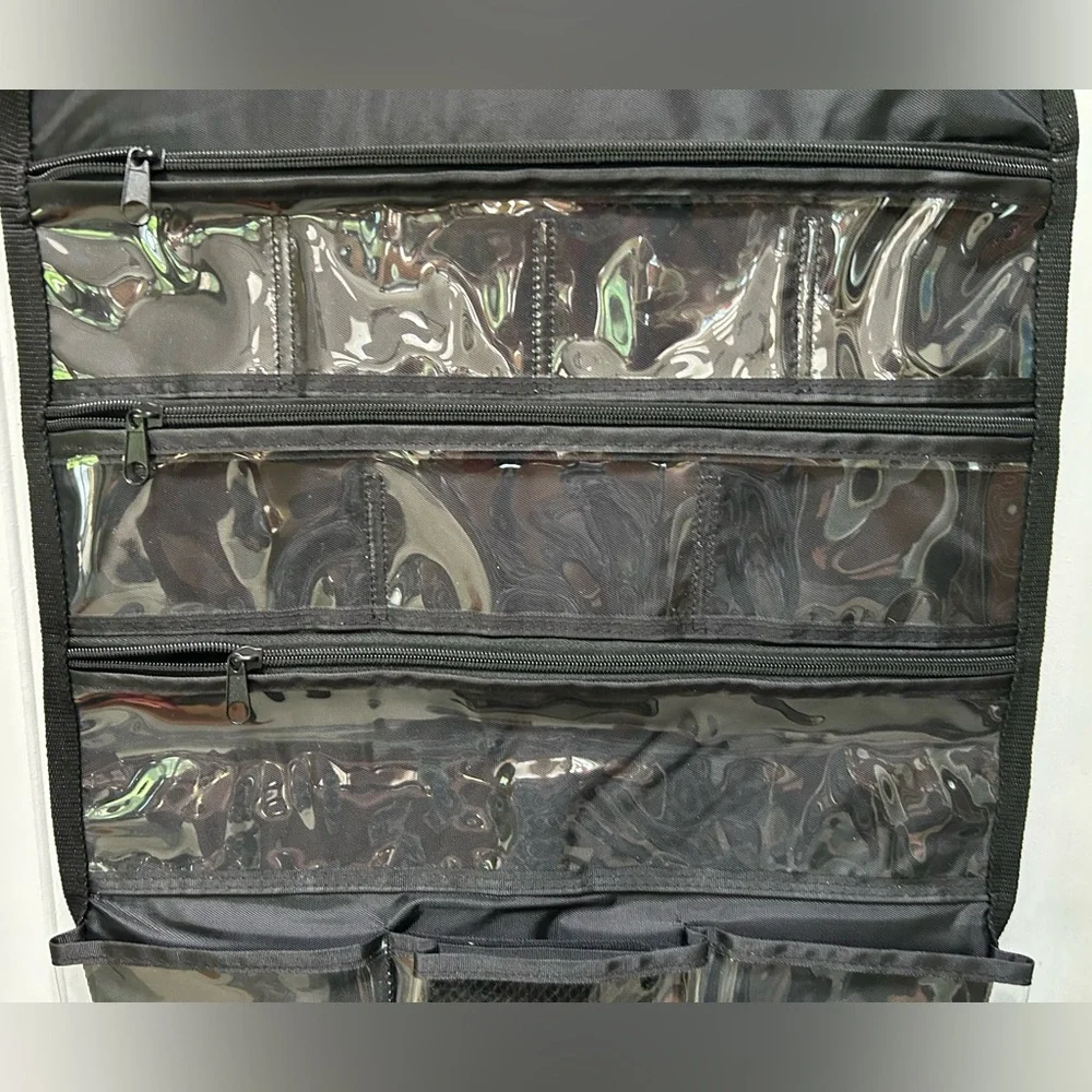 Folding Hanging Organizer, makeup, storage or travel bag. Very lg, many sections